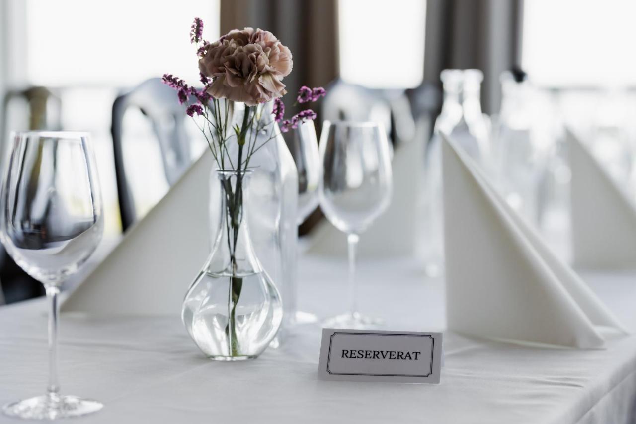 Hotel Gyllene Uttern Granna ภายนอก รูปภาพ