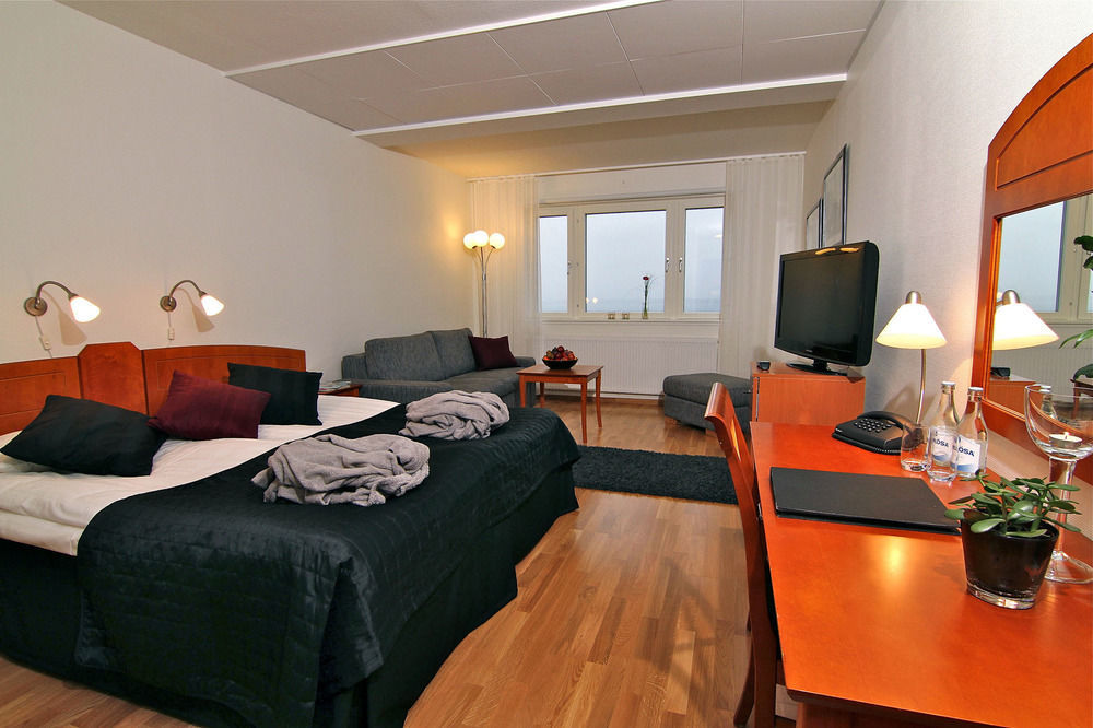 Hotel Gyllene Uttern Granna ภายนอก รูปภาพ
