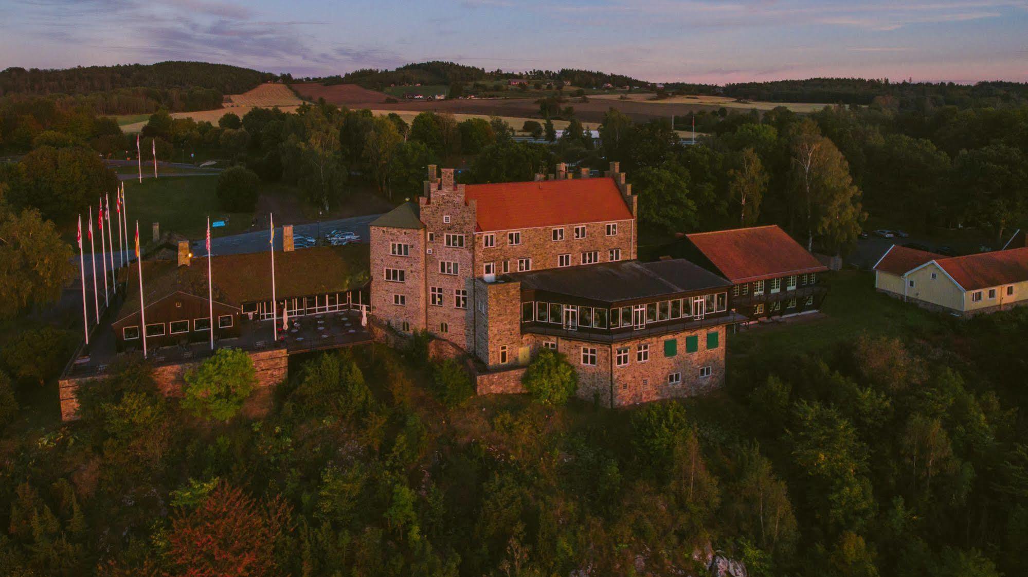 Hotel Gyllene Uttern Granna ภายนอก รูปภาพ