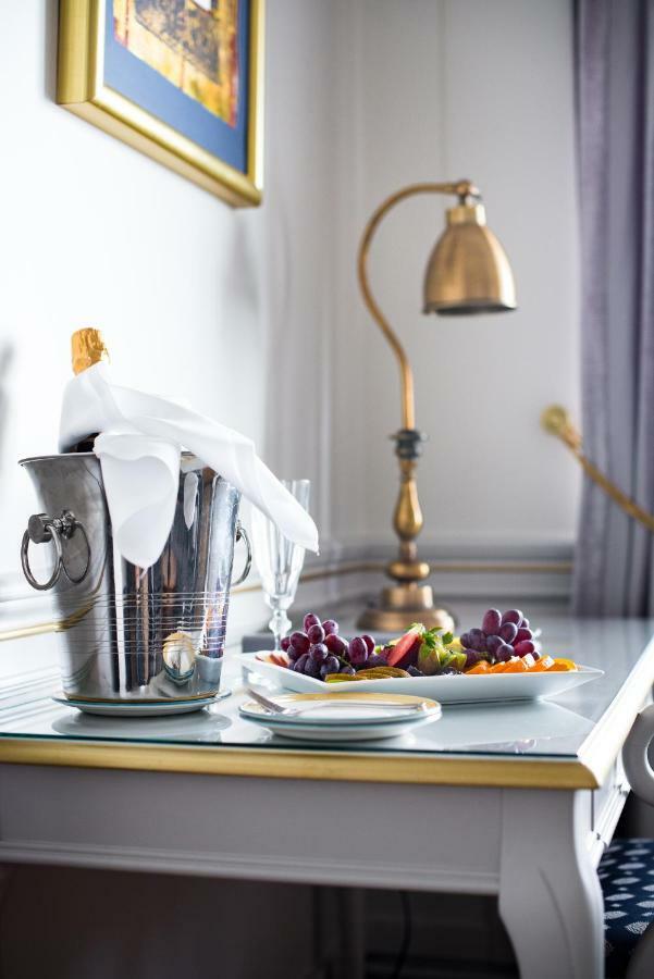 Hotel Gyllene Uttern Granna ภายนอก รูปภาพ
